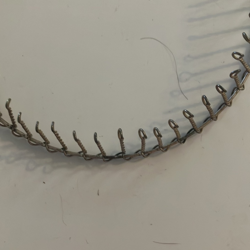 Ladies metal hair band - Picture 2 of 2